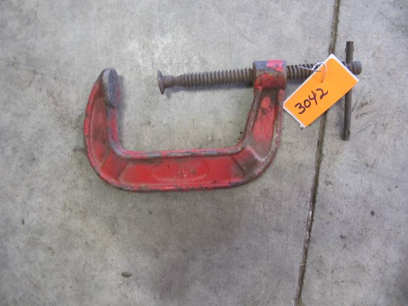 lot 3042 image: 4 INCH ADJUSTABLE C-CLAMP RED