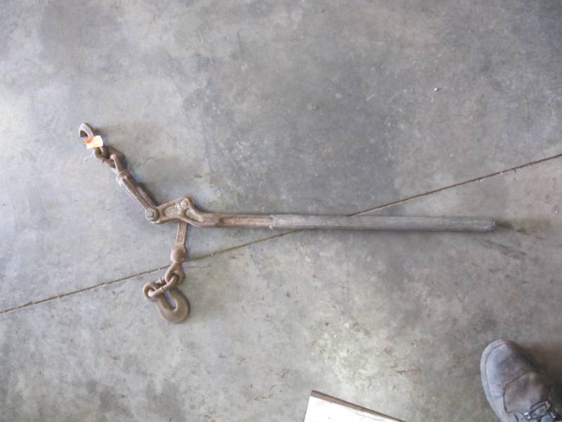 lot 3052 image: SNAP CHAIN BINDER WITH HANDLE