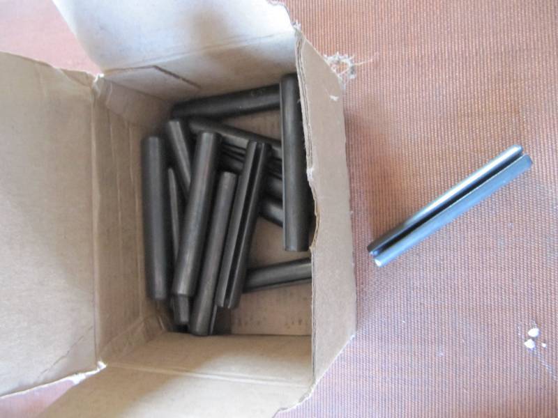 lot 6011 image: 15 NEW SELF LOCKING SPRING PINS 3 X 716