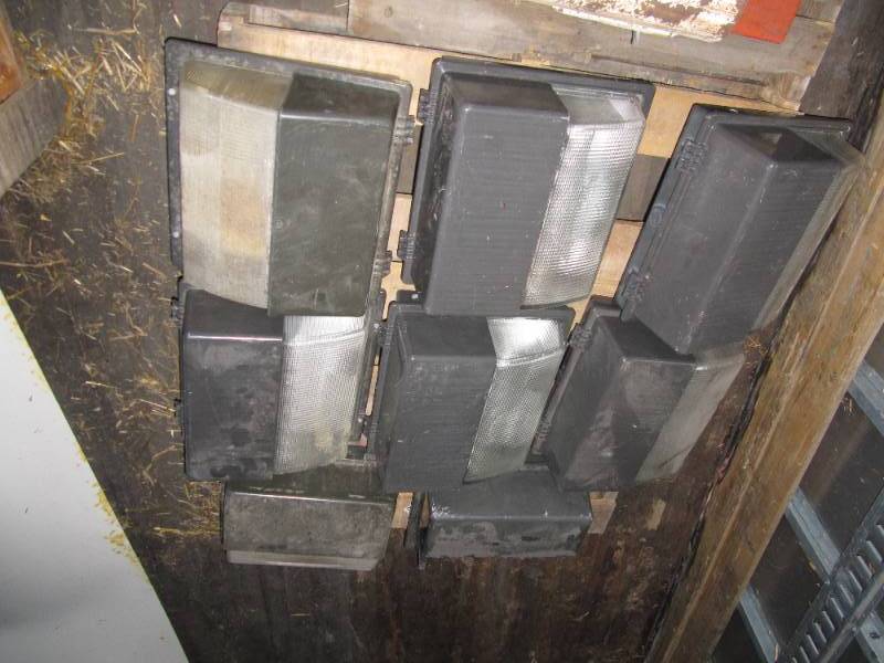 lot 7027 image: Pallet of 8 OUTSIDE LIGHTS,  For Outside of Building