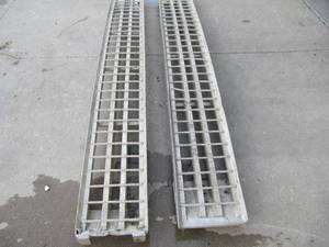 lot 501 image: Vehicle Alumium Ramps