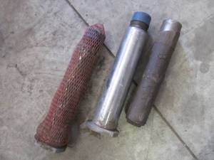 lot 604 image: 3 NEW CATERPILLAR Loader Pins