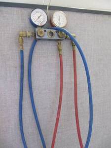 lot 1988 image: FREON GUAGES WITH HOSES