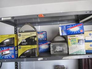 lot 2109 image: LOT OF HOLOGEN AND SEALED HEADLIGHTS