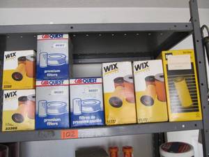 lot 2112 image: 1 CAT, 4 WIX AND 3 CARQUEST OIL FILTERS