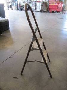 lot 1106 image: 2 step stepladder