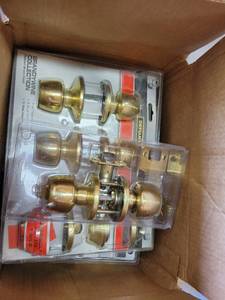 lot 29371 image: Box Of Brass Door Knobs