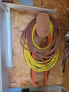 lot 29387 image: 3 Air Hoses