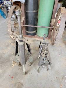 lot 29391 image: (3) Posi Locks Gear and Bearing Pullers