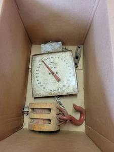 lot 29395 image: Hanson Dairy Scale, Vintage Pulleys
