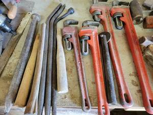 lot 29403 image: Pipe Wrenches, Crowbar, Wood Handles