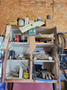 lot 29407 image: Contents Of Shelf