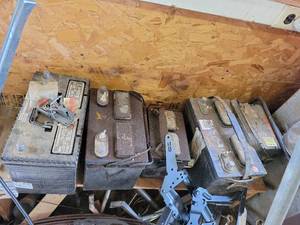 lot 29411 image: (5) Batteries- Unknown Condition