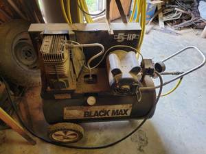 lot 29413 image: Sanborn Black Max 5hp Air Compressor
