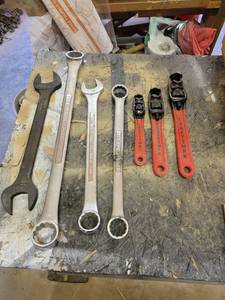 lot 29421 image: Craftsman Wrenches, 1 Snap On Wrench