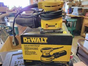 lot 29423 image: (2) Dewalt Sanders