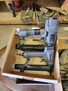 lot 29424 image: Craftsman Crown Stapler, 18g Finish Nailer