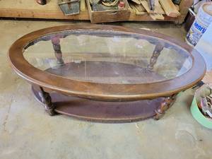 lot 29426 image: Oval Coffee Table With Glass Top
