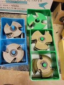 lot 29431 image: Grizzly Industrial Shaper Cutter Blades