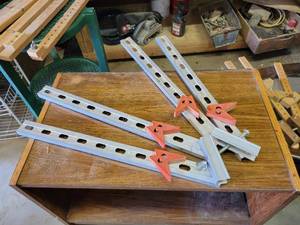 lot 29438 image: Aluminum Picture Frame Clamp