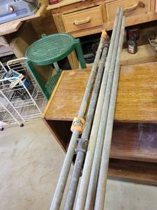 lot 29445 image: 2 Clamps With 3 Extra Pipes