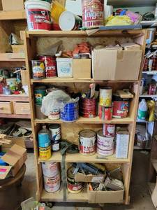 lot 29447 image: Rolling Shelf With Contents