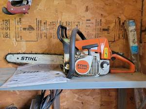 lot 29465 image: Stihl MS210C Chainsaw