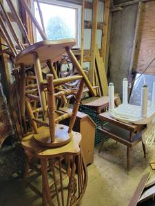 lot 29471 image: Everything On Left Side Of Room- Furniture