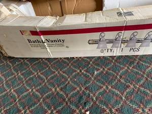 lot 1120 image: Bathvanity light fixture