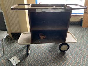lot 1137 image: Hotel service cart