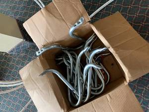 lot 1161 image: Box of metal supports