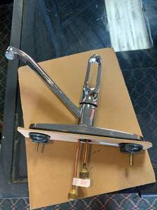 lot 1183 image: Brand new kitchen sink faucet