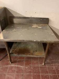lot 1205 image: Metal work station