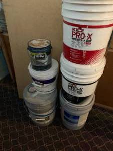 lot 1237 image: Interior paint
