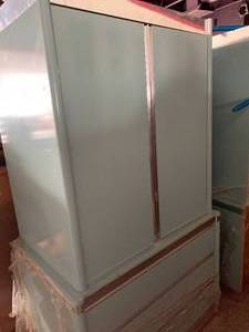 lot 1232 image: TV cabinet with drawers