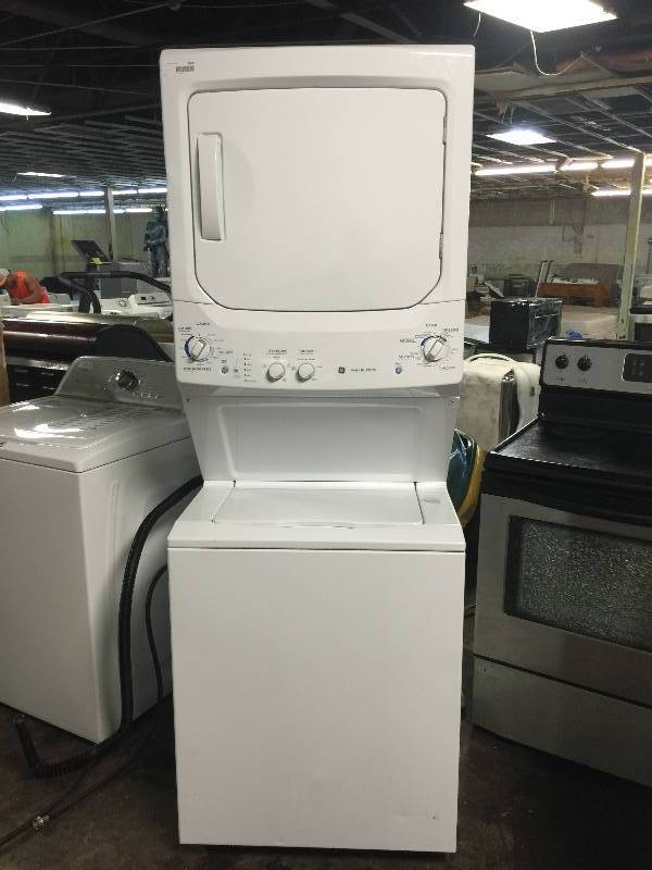 lot 8287 image: GE Unitized Spacemaker� 3.2 DOE cu. ft. Washer and 5.9 cu. ft. Gas Dryer