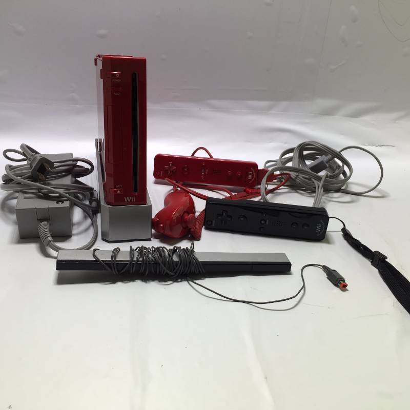 lot 1015 image: Wii console & Accessories
