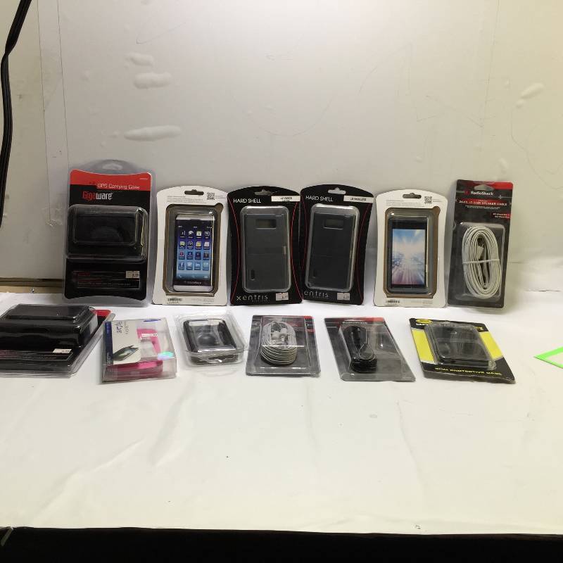 lot 1042 image: LOT OF MISC ELECTRONICS