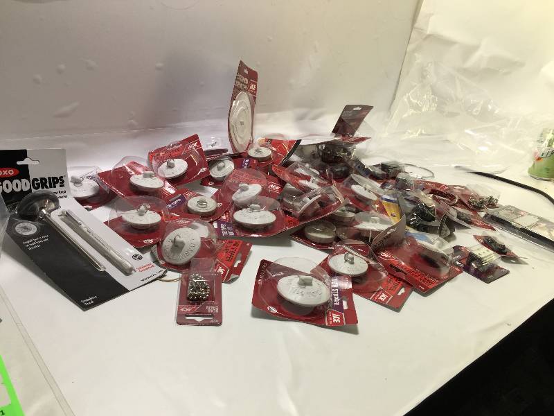 lot 1049 image: LOT OF MISC HARDWARE