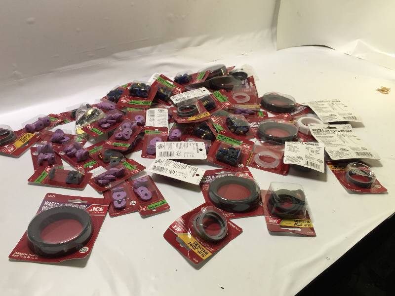 lot 1050 image: LOT OF MISC HARDWARE