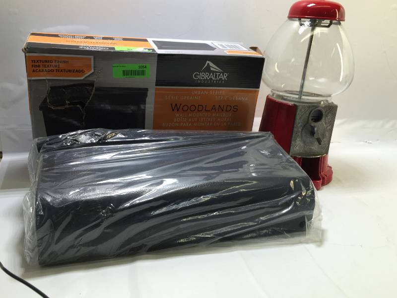lot 1054 image: LOT OF MISC ITEMS