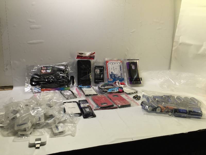 lot 1063 image: LOT OF MISC ITEMS