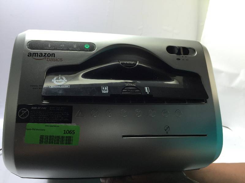 lot 1065 image: AMAZON BASIC SHEDDER
