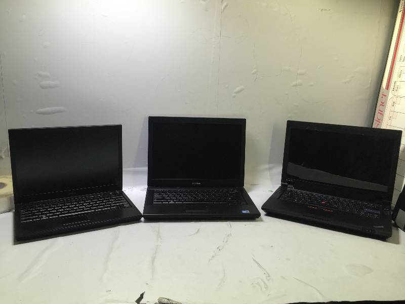 lot 1110 image: LOT OF 2 MIX LAPTOPS
