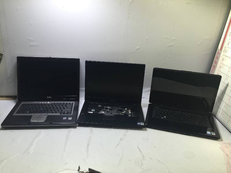 lot 1116 image: LOT OF 3 MIX LAPTOPS