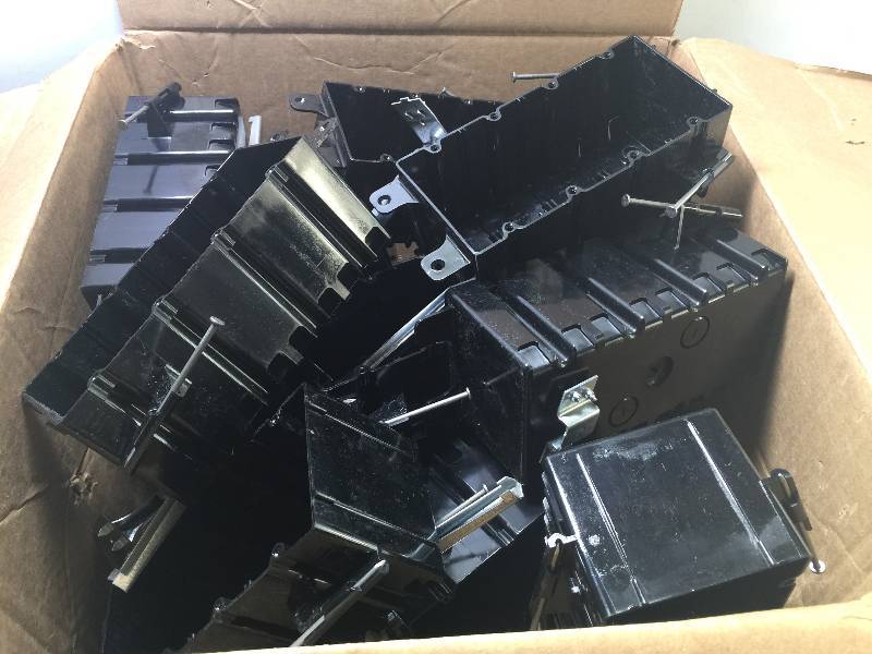 lot 1137 image: LOT OF ELECTRICAL BOXES