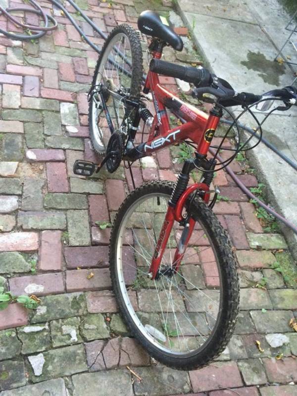 lot 1151 image: MOUNTAIN BIKE