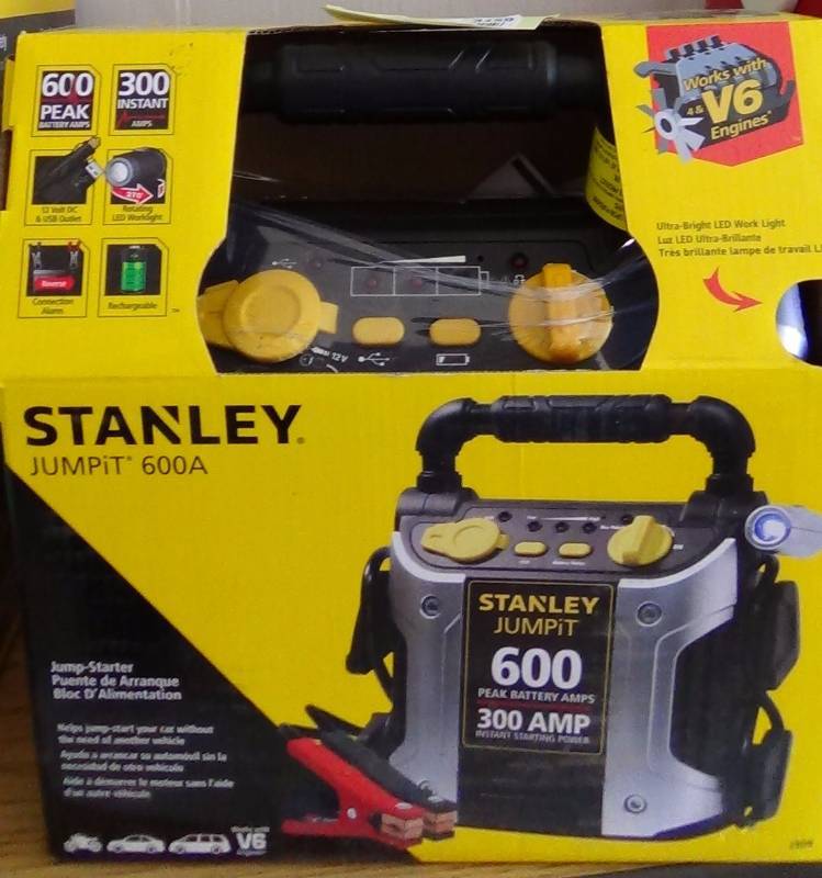 lot 3159 image: Stanley 600 Peak Amp Jump Starter