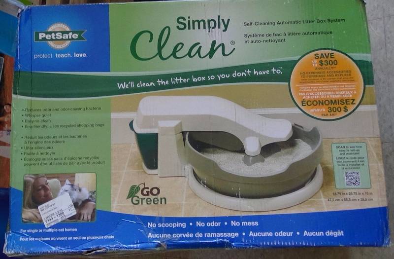 lot 3179 image: PetSafe Simply Clean Self Cleaning Litter Box
