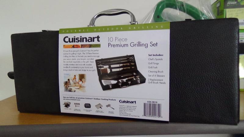 lot 3276 image: Cuisinart  Premium Grilling Set (10-Piece)